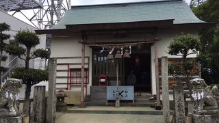 眉山の頂上にある神社