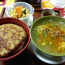 Bの麺セット　ロコモコ丼+ごま担々麺(小)