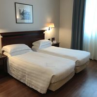 部屋も広くてシックな雰囲気です。