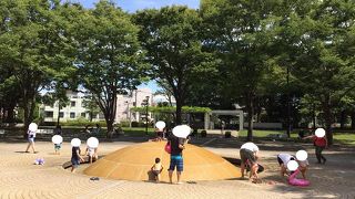 （無料）幼児にオススメ→夏は虹の広場で水遊びが楽しめます！
