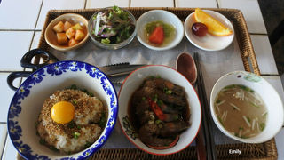 おひとりさまもOKなおしゃれな食堂でカンジャンセウ（海老）