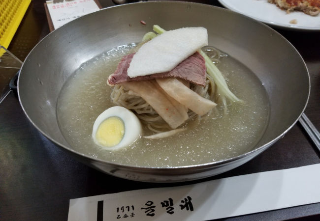 お値段ははるけどおいしい冷麺