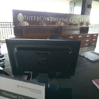 チェックインカウンター