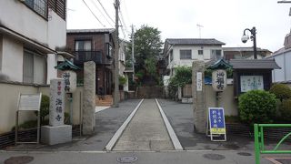 住宅地の静かなお寺