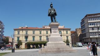 ピサ中央駅から北側にあります。