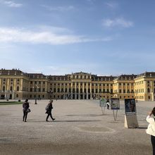 門入ったところから