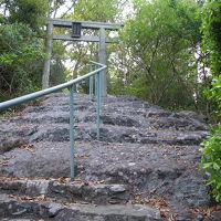 神社への登りにはこんな場所も