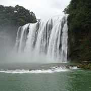 アジア一の大きい滝！7月は混んでます