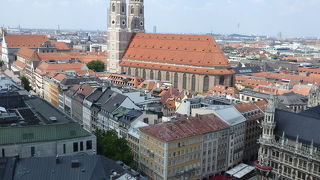 タマネギ頭の塔の教会で、悪魔の足跡を踏んでみる