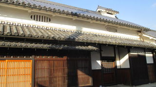 かなり古い邸宅です