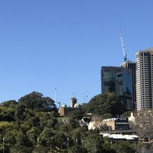 海上から見たシドニー天文台
