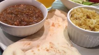 カウンターのみですが、落ち着きます