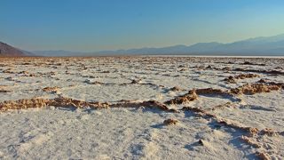 【ミイラ化を防ぐ3か条】灼熱地獄の8月、それでもデスバレー、行きますか？