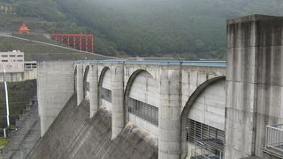 デザインが美しい巨大な大滝ダム