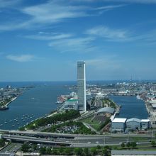 展望フロアーから　朱鷺メッセ・新潟港