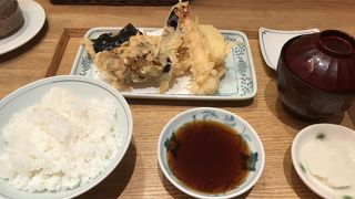 ランチ時でも空いてました