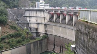 風格あるアーチ式ダム