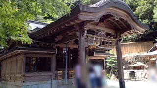 屋根に迫力があります