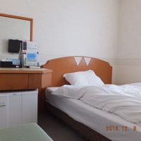 部屋はちょいと窮屈