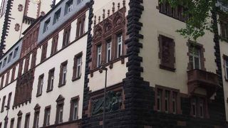 リトルコーンの愛称で呼ばれるビルのアクセント