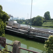 堀の様子です。