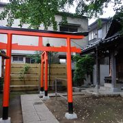 目黒川沿いの神社