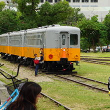 電車もそのままあります。