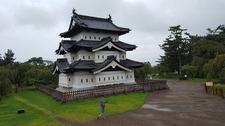 石垣工事のためお引越し中