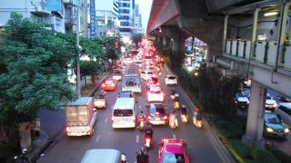 相変わらず　大渋滞していました