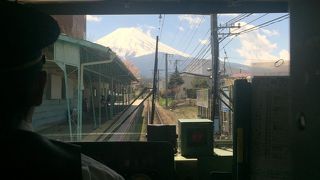 富士山が目の前に広がる電車