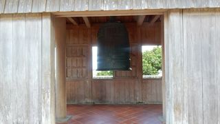 鐘のレプリカがある