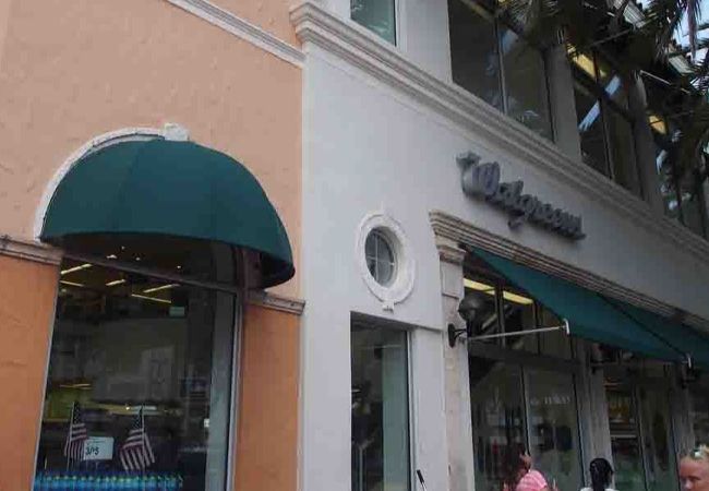 アメリカ版マツキヨでお土産探し