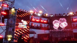 花火大会をしていました