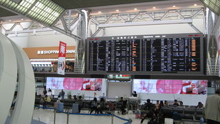 出国カウンターのオープンが遅い