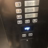 エレベーターはカードキーをかざさないと宿泊階に上がれない