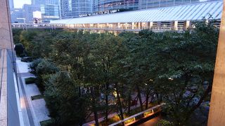 ビルに囲まれた憩いの場所