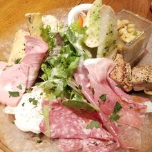 前菜盛り合わせ