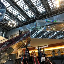 下層から上層を眺めた時の写真