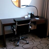 ライティングデスクです。