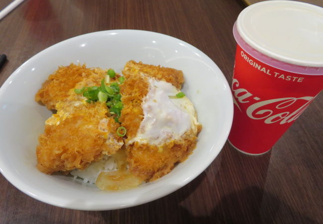 イオンモール春日部のフードコートにあります