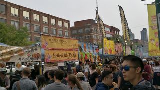 ちょうど祭りがやってた