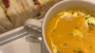 最近ではあちこちにあり、軽井沢ブランドというには疑問がありますが、でも美味しいです