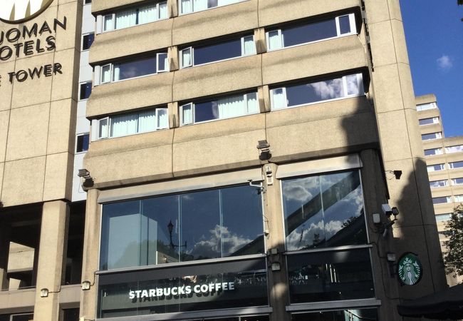 スターバックス コーヒー (エジンバラ ロイヤル マイル店)