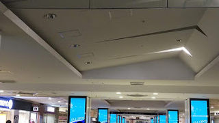 人が多い地下街