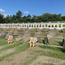 城内に石垣一つずつ