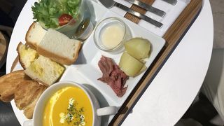 スープにはやはりパンがあいます