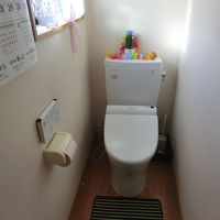 トイレ・共用だが清潔。リフォームされたばかりで綺麗。