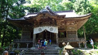 十和田湖畔にある大きな神社