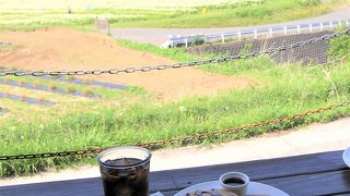 テラス席で美しい南阿蘇の景色を満喫