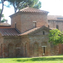 外観は簡素です。